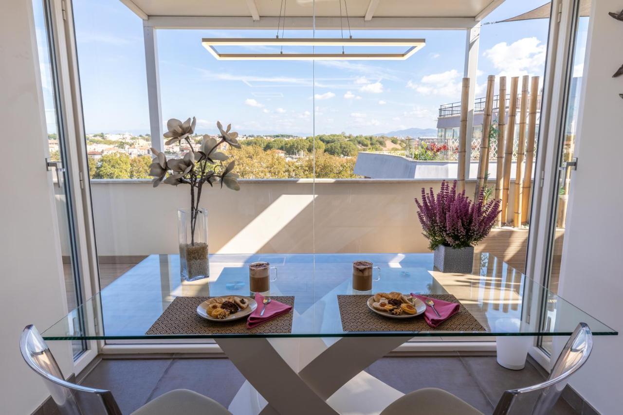 Penthouse With A Panoramic Rooftop In Trastevere With Seasonally Jacuzzi 罗马 外观 照片