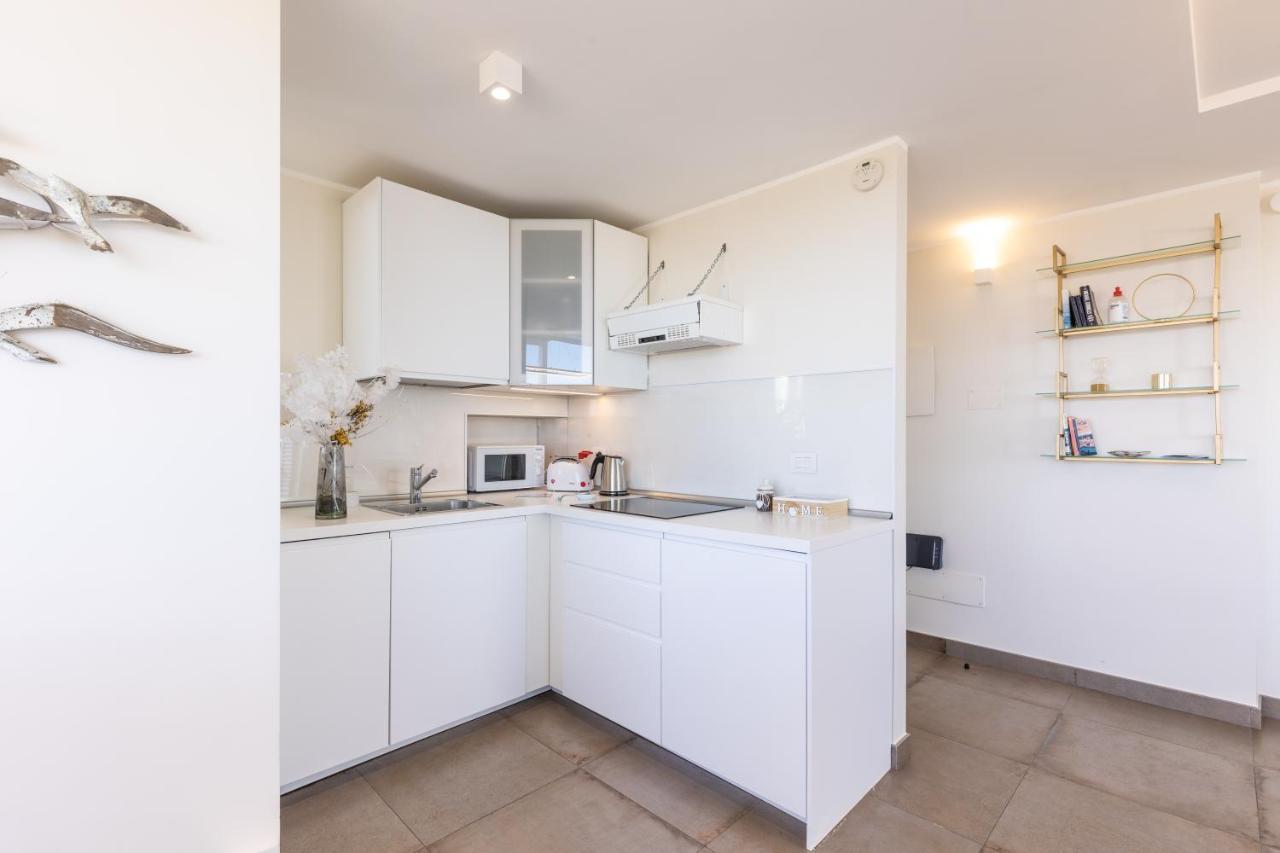 Penthouse With A Panoramic Rooftop In Trastevere With Seasonally Jacuzzi 罗马 外观 照片